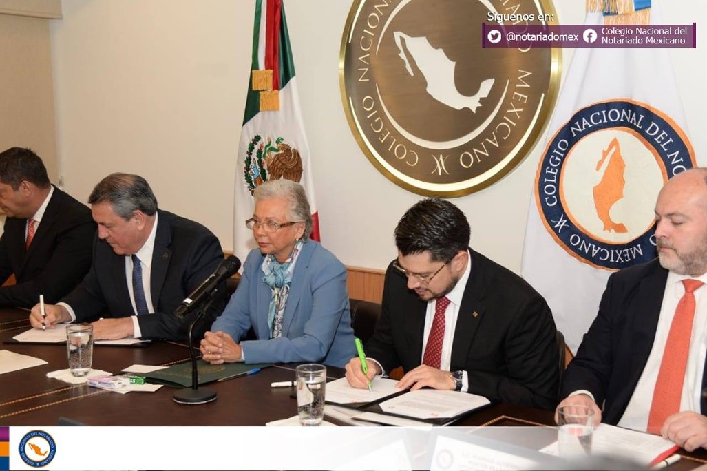 Firma de convenio con el INFONAVIT con la presencia de la Secretaría de ...