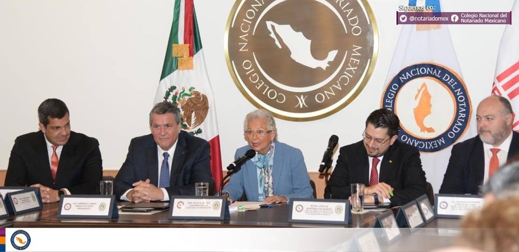 Firma de convenio con el INFONAVIT con la presencia de la Secretaría de ...